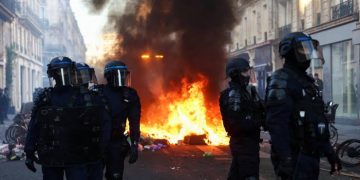 فرنسا: إيداع 217 شخصا السجن على خلفية أعمال الشغب