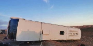 فاجعة بإقليم زاكورة..مصرع 4 أشخاص وإصابة 22 آخرين في انقلاب حافلة للنقل العمومي