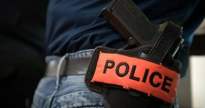 ضابط شرطة بسيدي بنور ينهي حياته بسلا_حه الوظيفي