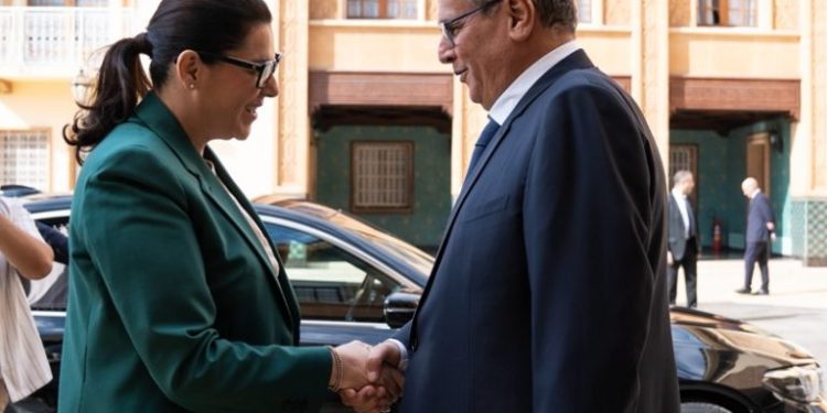المنصوري وأخنوش يشرفان على مراسيم تسليم السلط برئاسة الحكومة