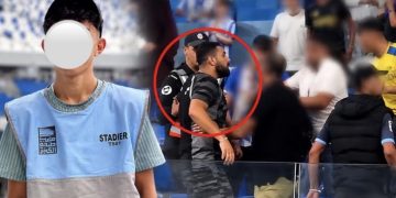 فيديو صادم من ديربي الشمال.. الاعتداء على متطوع داخل ملعب طنجة يشعل موجة استنكار