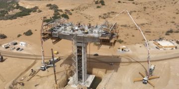 جسر وادي الساقية الحمراء بالعيون يقترب من الاكتمال.. 56% نسبة تقدم الأشغال وافتتاح مرتقب في 2027