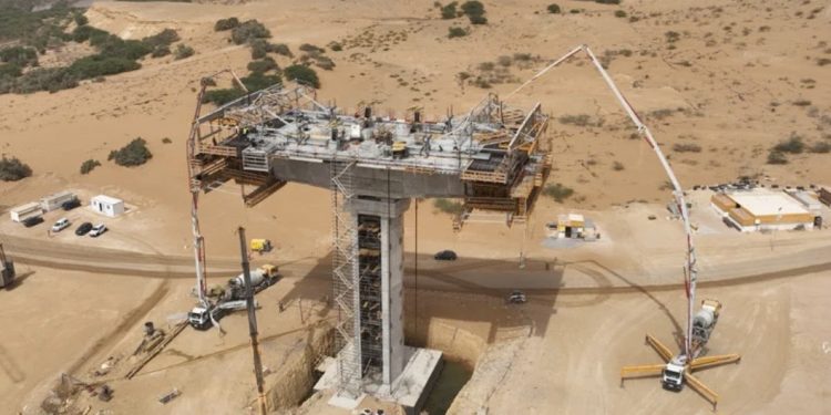 جسر وادي الساقية الحمراء بالعيون يقترب من الاكتمال.. 56% نسبة تقدم الأشغال وافتتاح مرتقب في 2027