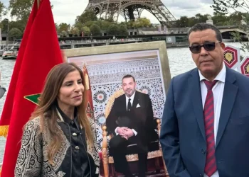 معرض للصناعة التقليدية المغربية على متن باخرة بنهر السين بباريس