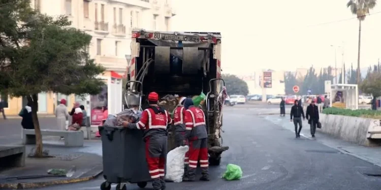 أعضاء مجلس جماعة الدار البيضاء يطالبون برفع ميزانية النظافة إلى 35 مليار سنتيم