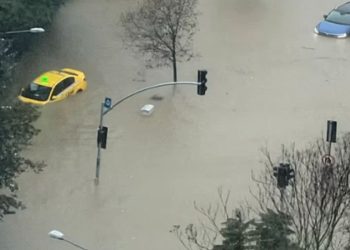 بسبب الفيضانات بإسطنبول..مصرع شخصين وتحويل مسار 43 رحلة جوية
