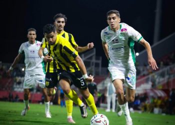 لاعب بارز يتراجع عن إنذاره ضد الرجاء ويمنح الإدارة مهلة إضافية