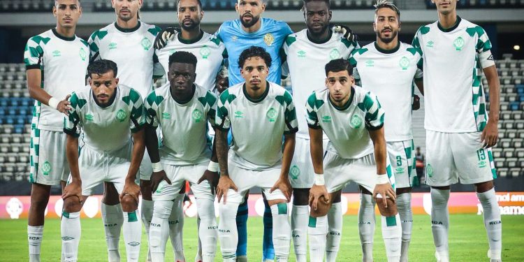 الكاف يوجه ضربة للرجاء الرياضي قبل مواجهة الإياب في كأس الكونفدرالية