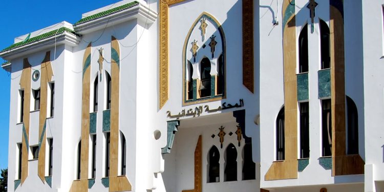 الحسيمة.. القضاء يدين شخصا بالسجن النافذ على خلفية الاعتداء وتعنيف والدته