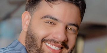 نعمان بلعياشي يلمح إلى عمل غنائي جديد ويشوق جمهوره