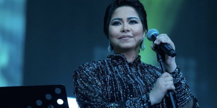 شيرين عبد الوهاب تطرح أغنيتين جديدتين وتواصل نشاطها الفني