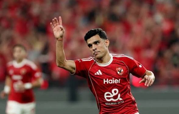بن شرقي يقترب من مفاوضات تجديد عقده مع الأهلي