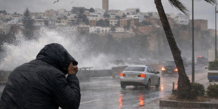 نشرة إنذارية..أمطار رعدية قوية تضرب 17 إقليماً بالمغرب